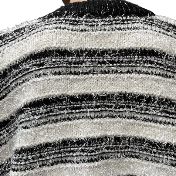 Calvin Klein black white striped eyelash fuzzy knit cropped open cardigan large - Picture 6 of 12